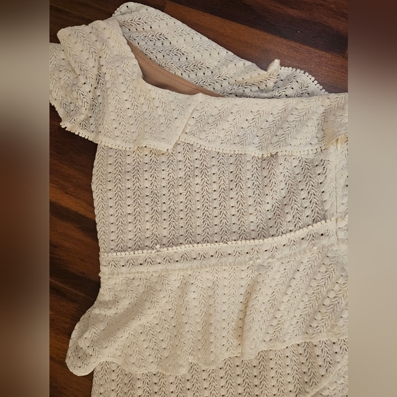 White One Shoulder Dress! Size Large. - Picture 7 of 7